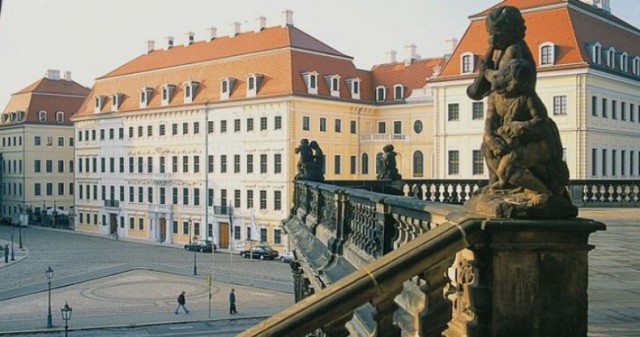 Бильдербергский клуб начинает сегодня свою ежегодную встречу в Дрездене