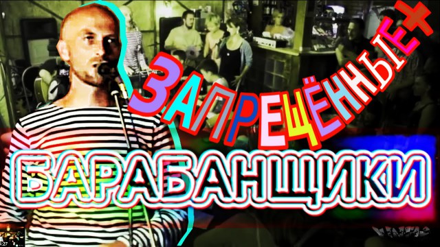 Девочка в платье из ситца
