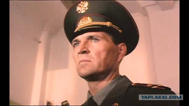 Отправили в армию, выломав дверь и отключив телефон