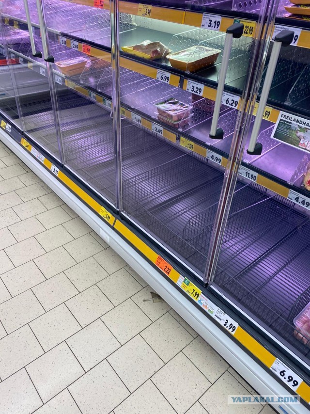 Продуктовые магазины в Дюльмене. Германия, земля Северная Рейн-Вестфалия