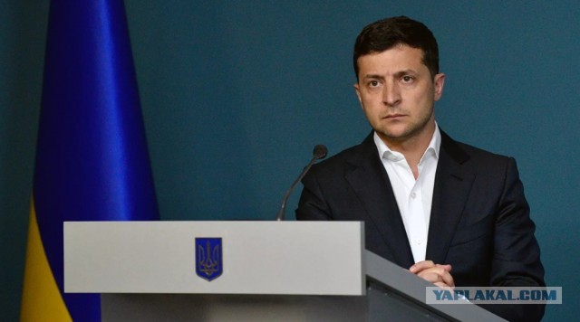 Зеленский заявил о риске дефолта на Украине