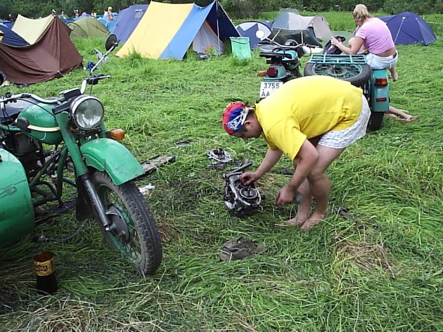 Новая система стабилизации от Honda может удерживать мотоцикл в вертикальном положении без подножки
