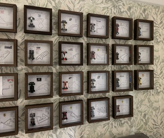 Мой вариант размещения коллекции болидов Формулы 1