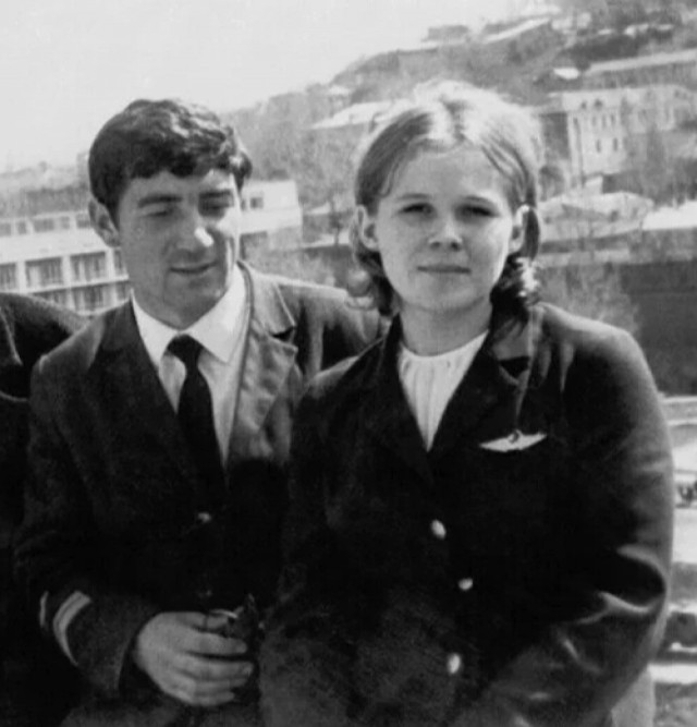 Надя Курченко, бортпроводница. Награждена посмертно орденом Красного Знамени