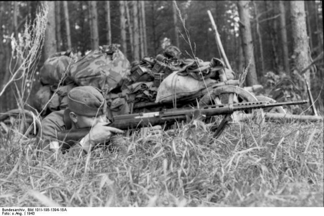 Немцы и русские в плену.