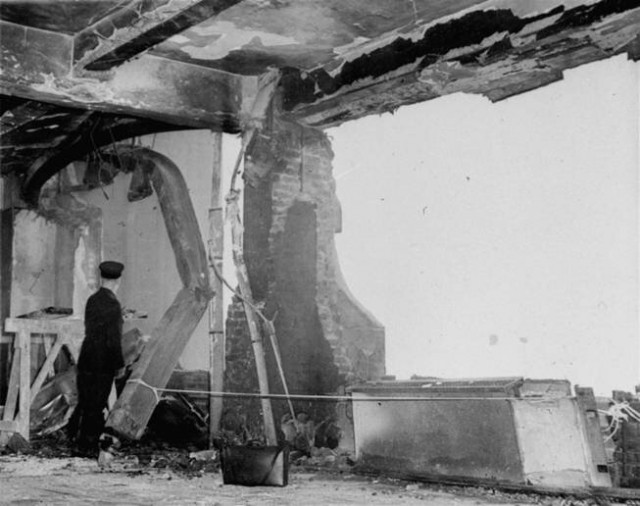 Таран небоскрёба в 1945 году