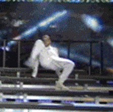 Что у него с ногой?!