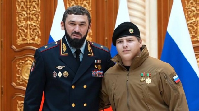 Ахмат, Эли и Адам Кадыровы награждены орденом «Даймехкан Сий»