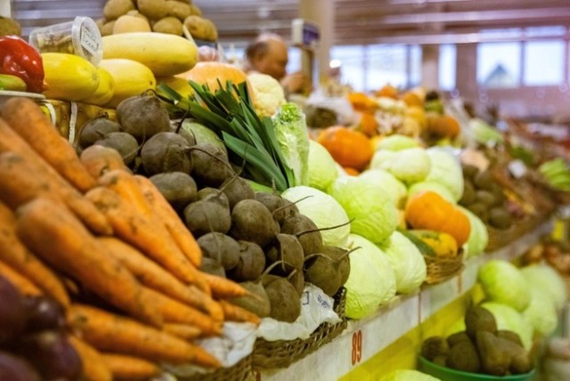 «Всё выращено на химических растворах». Почему еда в России такая дорогая и некачественная