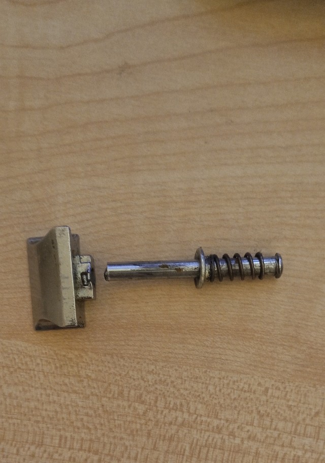 Сломался "язычок"