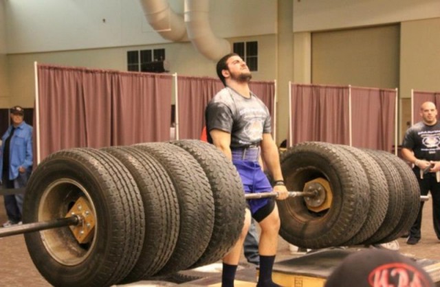 Проверенные способы взбесить людей в спортзале.