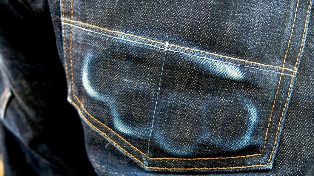 Мы можем не помнить свой первый поцелуй, но все мы помним свои первые джинсы