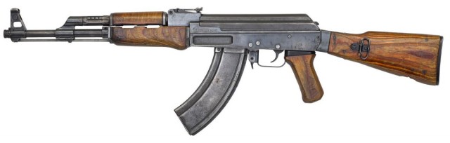 АК-74 и рельс