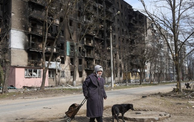 А говорил, в штабе, писарь
