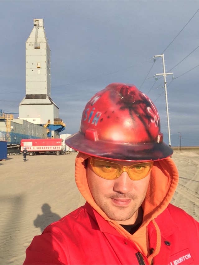 С Днём нефтяника!