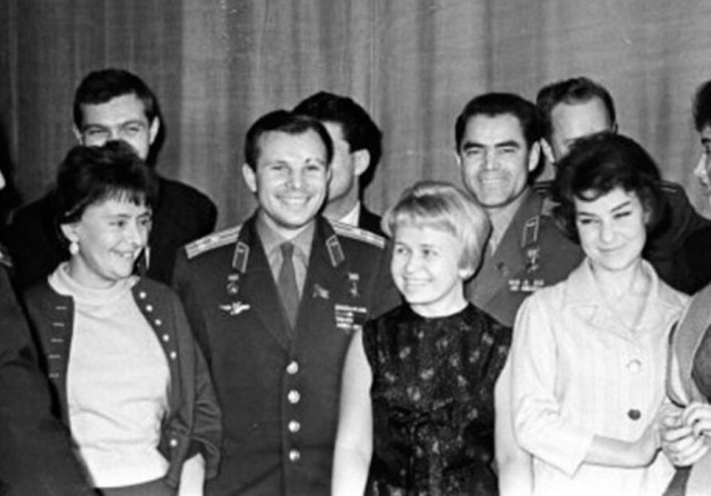 Светит всем знакомая звезда: жизнь и судьба Александры Пахмутовой. Сегодня у нее День Рождения.