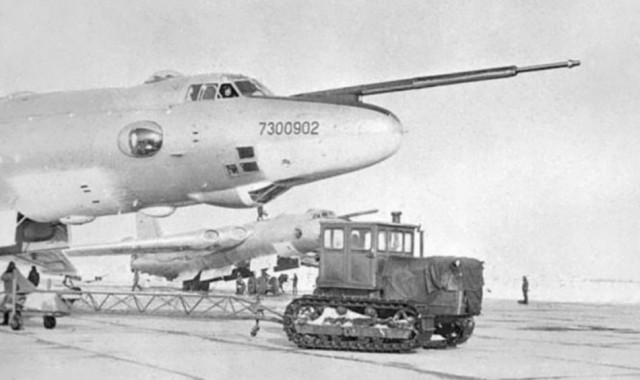 Стратегический реактивный бомбардировщик М-4 «Бизон»-первая серийная машина Мясищева