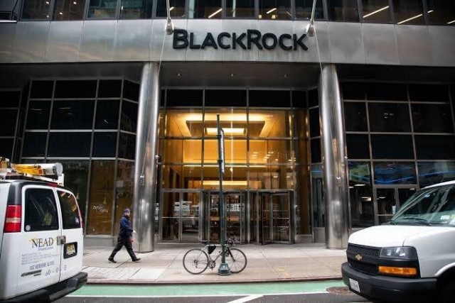 Blackrock берет под свой контроль государства и центробанки