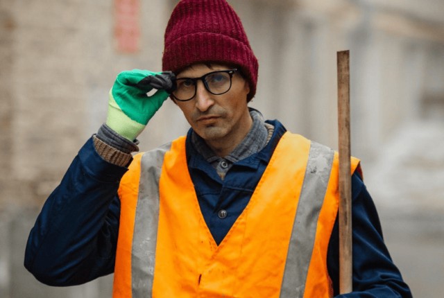 “4 причины его необъяснимого успеха у женщин”. Как 42-х летний дворник влюбил в себя одновременно 5 красоток