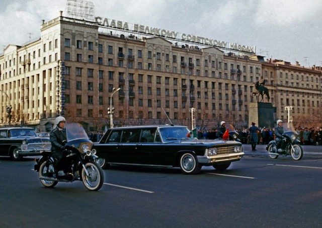 Москва. Утро. Кортеж президента Российской Федерации
