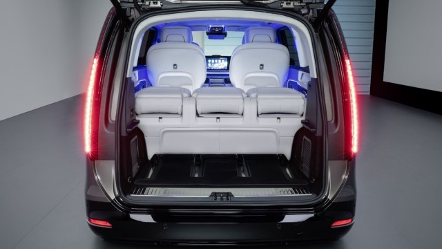 Стартовало производство совершенно нового вэна Mercedes-Benz VLE