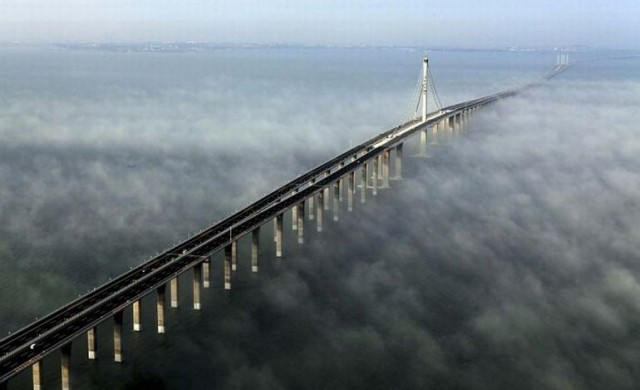Самый длинный морской мост в мире