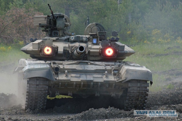 Как думаете у танка слева есть шанс?