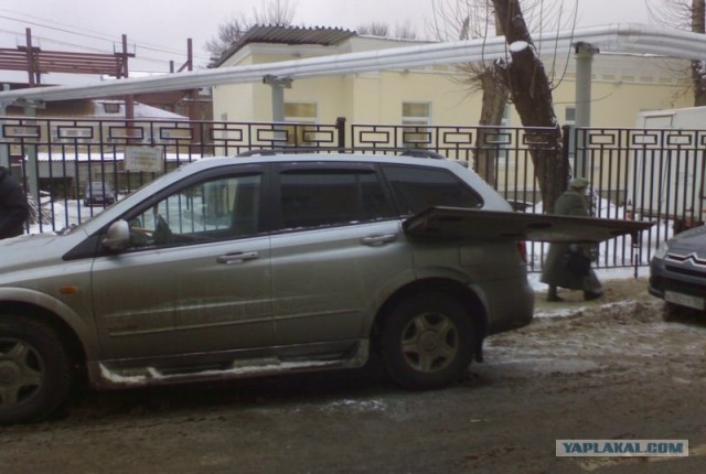 А давайте дверями кидаться