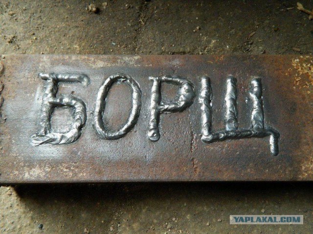 Полиция сорвала открытие выставки «Осень Пахана», посвященной д.р. Путина, социальным проблемам и полицейскому насилию
