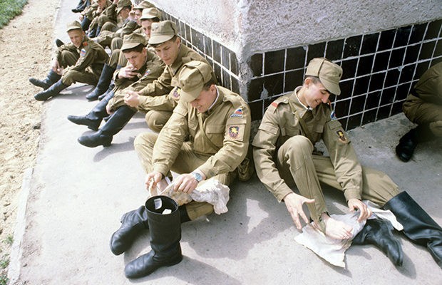Кирза и против