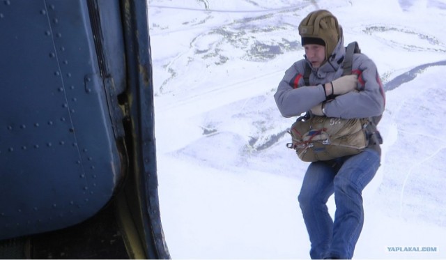 Первый прыжок с парашютом. Перехлест.