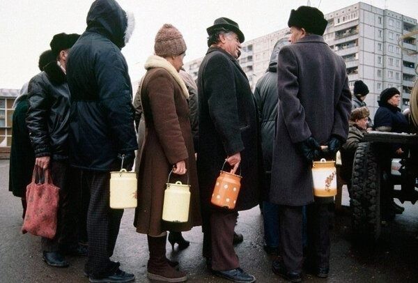 У ритейлеров не хватает тары для соков и молока