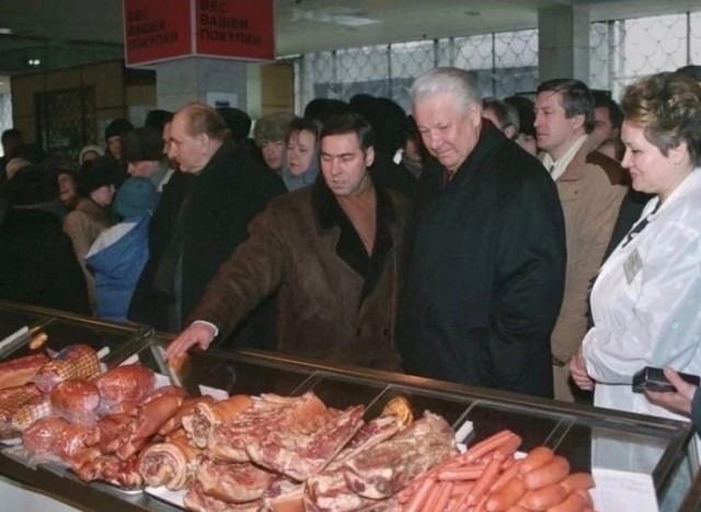 1993 год России в фотографиях: генерал Руцкой, бомбилы и новые русские