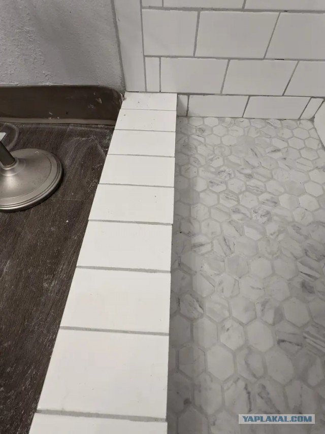 Вот что бывает когда не платишь плиточнику за работу