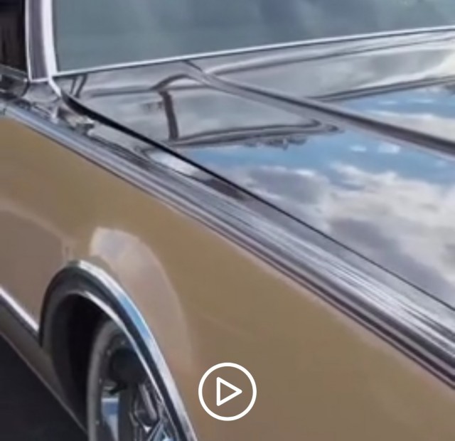Lincoln Continental Mark IV