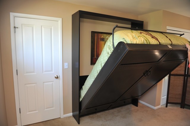 Гостевую кровать убираем в шкаф