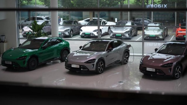 На каких автомобилях ездили в Китае в 2025 году. Самые популярные бренды за 12 месяцев