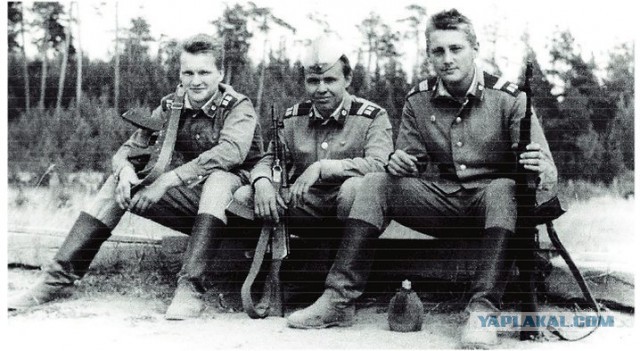 Армейские фотографии знаменитостей