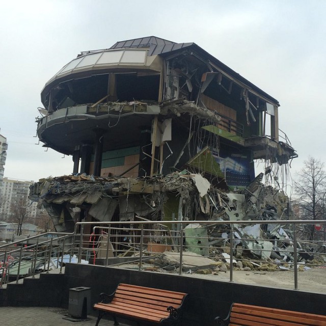 Снос торговых зданий в Москве