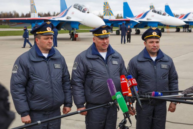 "Русские витязи" получили Су-30СМ