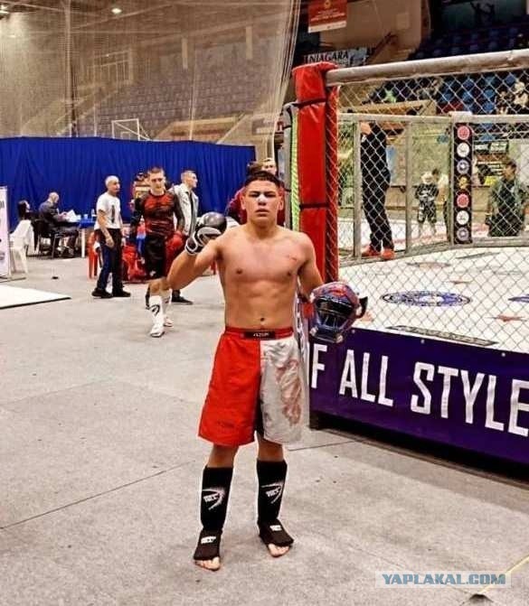 Задержали 19-летнего бойца ММА Рустама Байжуменова, подозреваемого в нанесении смертельного удара военному из ЧВК «Вагнер».