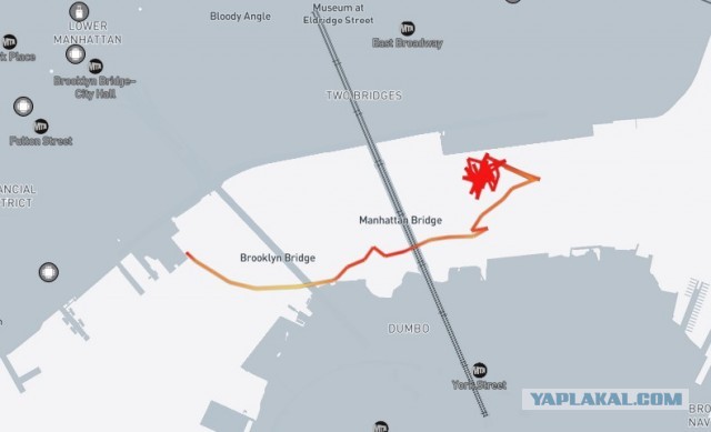 Корабль с мексиканским флагом врезался в Бруклинский мост