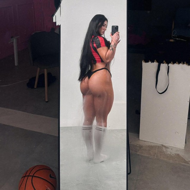 Модель-красотка из Южной Кореи