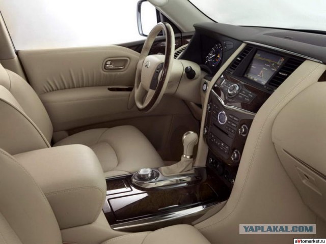 Сумасшедше-разноцветный Infiniti QX56