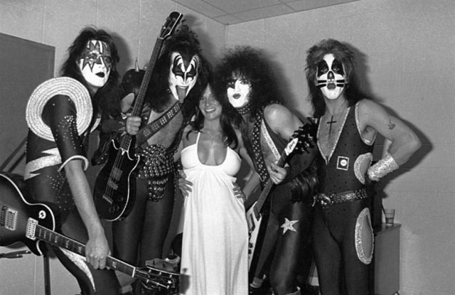 Kiss - Dynasty. История создания