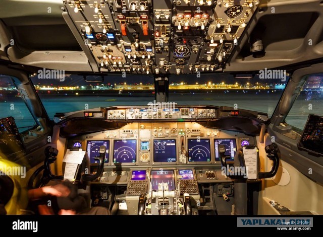 Фальшивый пилот работал командиром воздушного судна в авиакомпании в Литве в течении длительного времени. Пилота уволили