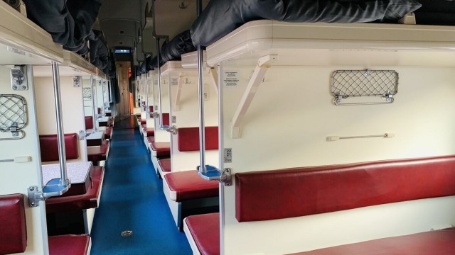 Как сделать шторку в плацкарте