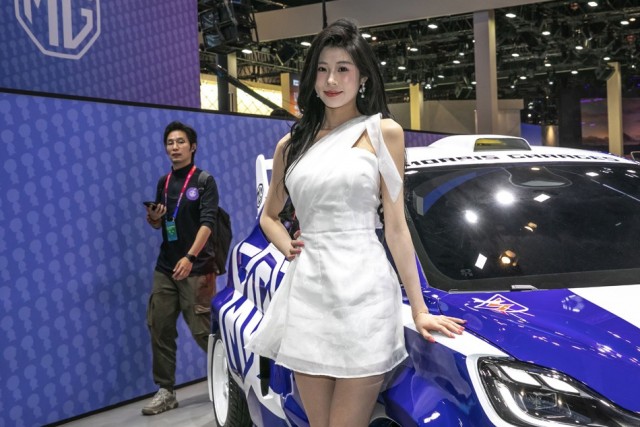 Девушки с выставки "Пекинский автосалон 2026"