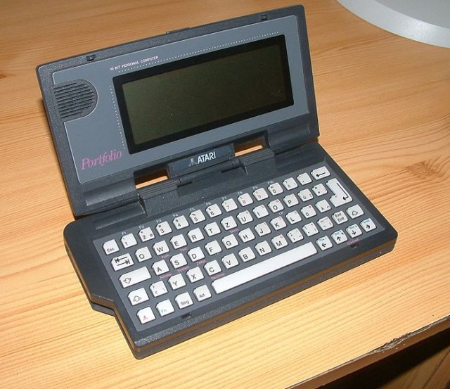 Древний ноутбук ADX7325S
