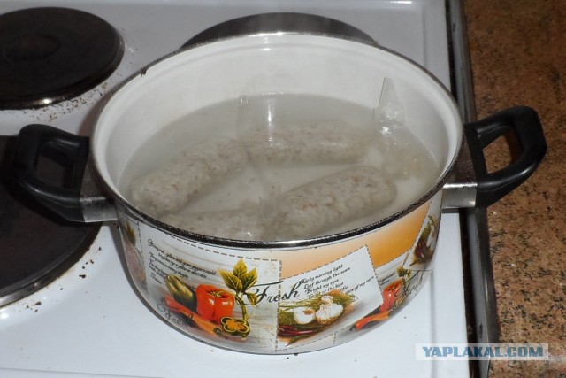 Куриные колбаски с гречей и котлетки